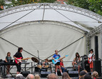 Unsere Schulband beim Brommyfest am 08.09.24